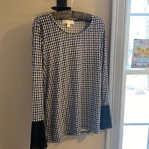Beautiful Michael Michael Kors size large, long sleeve blouse